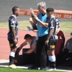 Rómulo Otero se estrenó con Corinthians
